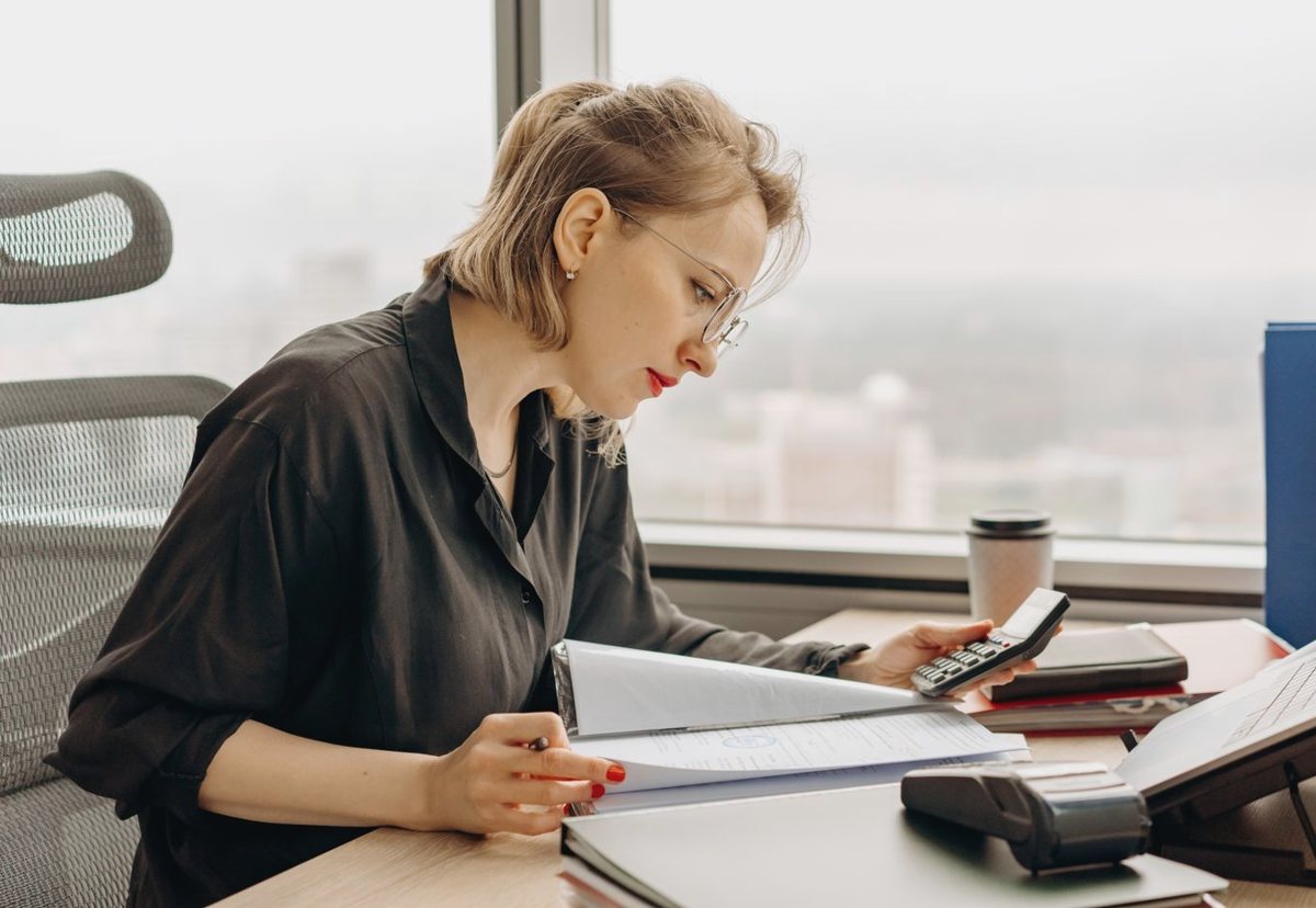 Instructor in a focused consultation